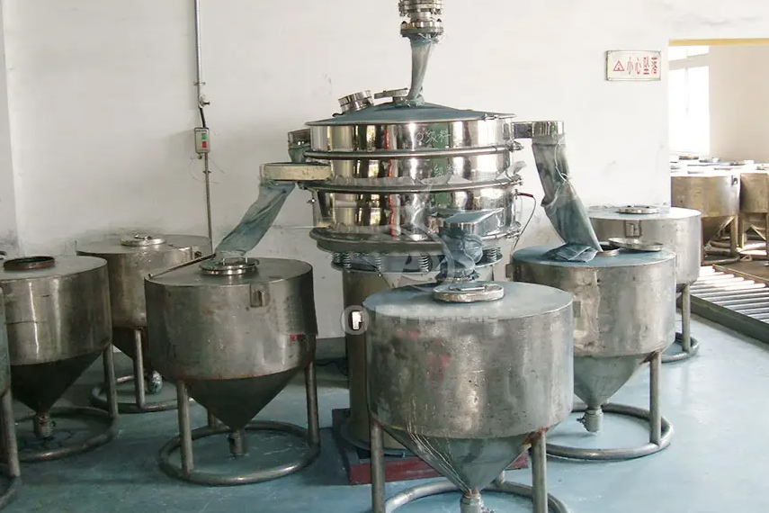 振蕩篩主要特點：換網(wǎng)容易，全封閉模式粉末不飛揚，可連續(xù)作業(yè)